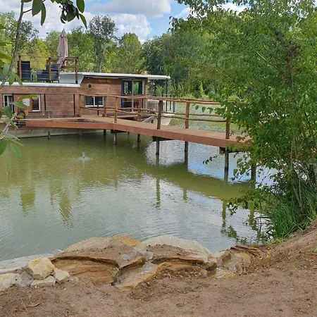 Ботель Peniche La Belle Daisy