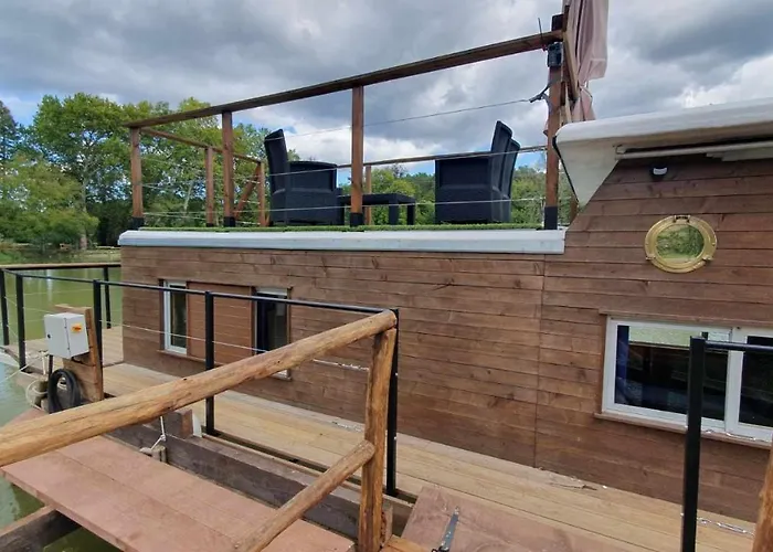 Peniche La Belle Daisy 보트호텔 Campsegret