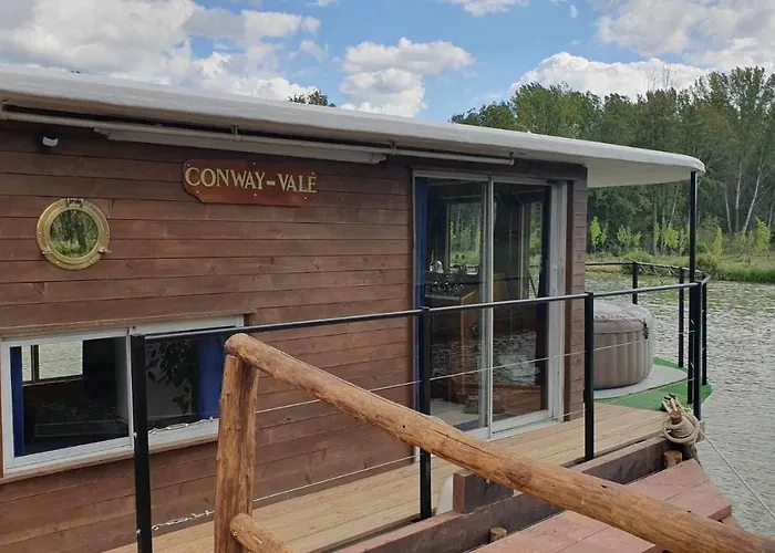 Peniche La Belle Daisy 보트호텔 *